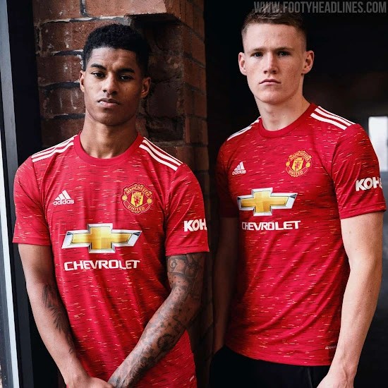 This Manchester United kit looked familiar to public transport users