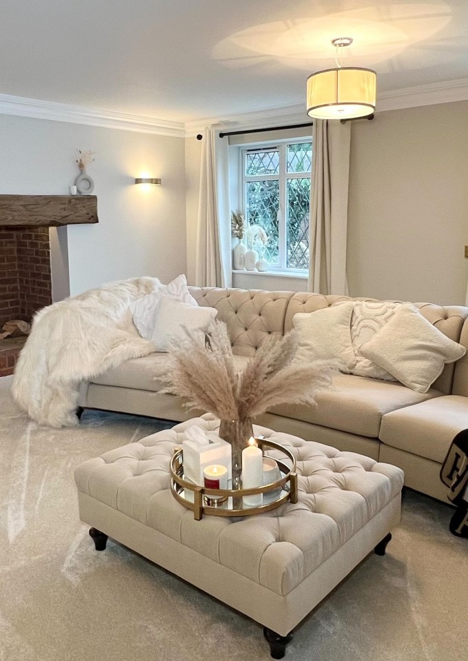 Faye Winter showed off her living room transformation at her huge Essex home with Teddy Soares