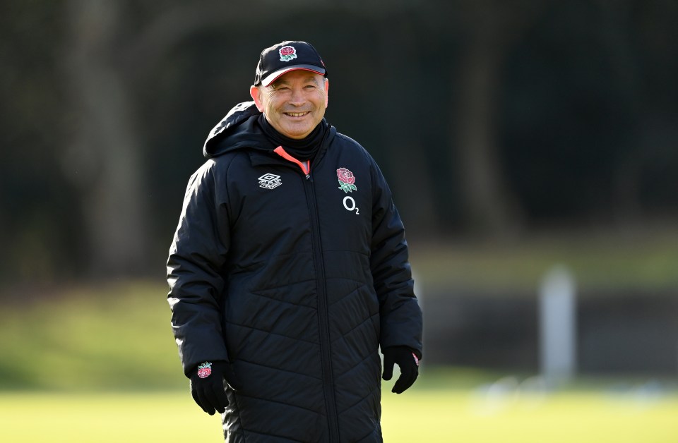 Eddie Jones is expecting a physical battle at Murrayfield