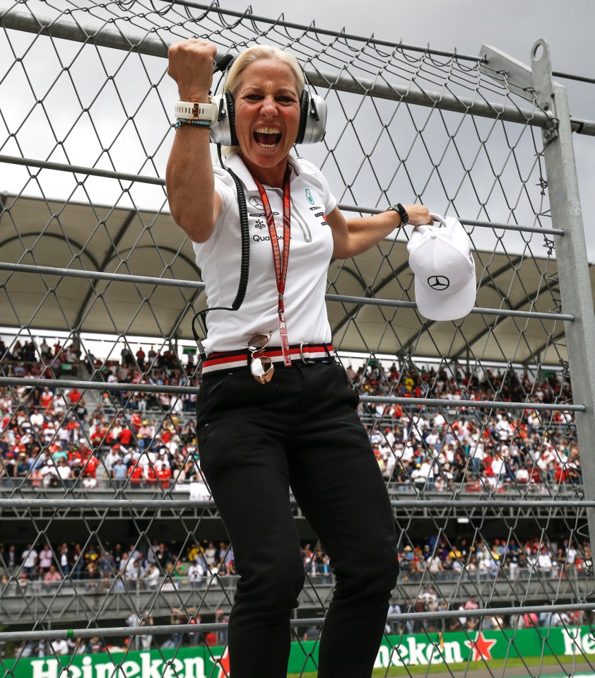 Cullen cheers on Hamilton at the Mexican Grand Prix in 2018