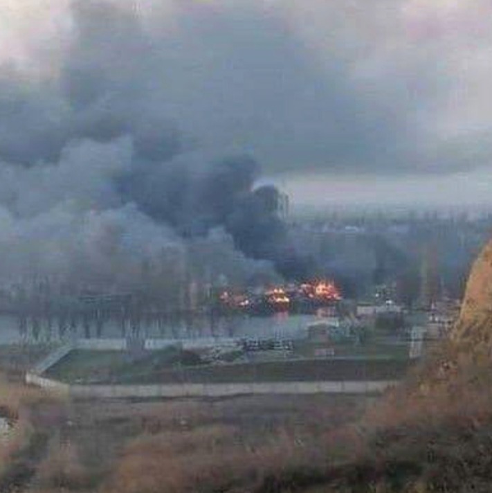 Ochakiv port on fire after the dawn assault by Russia