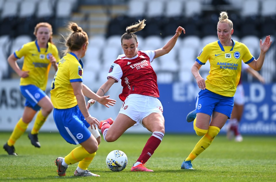 Ex-Arsenal striker Jill Roord could be set to face her old side in the Champions League