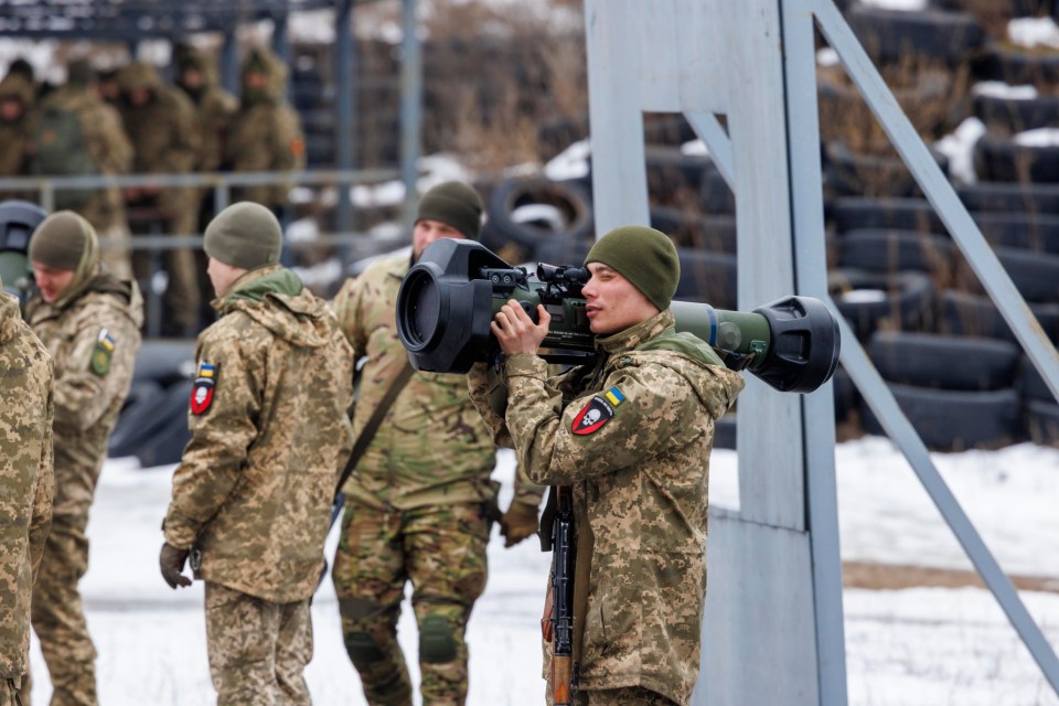 Ukrainian soldiers on training exercise with the British supplied NLAW anti tank weapon