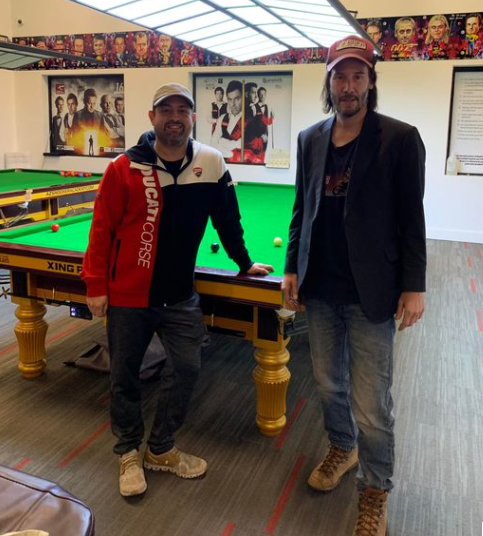 Reeves dropped in for a surprise visit at a Snooker club in Phoenix, Arizona