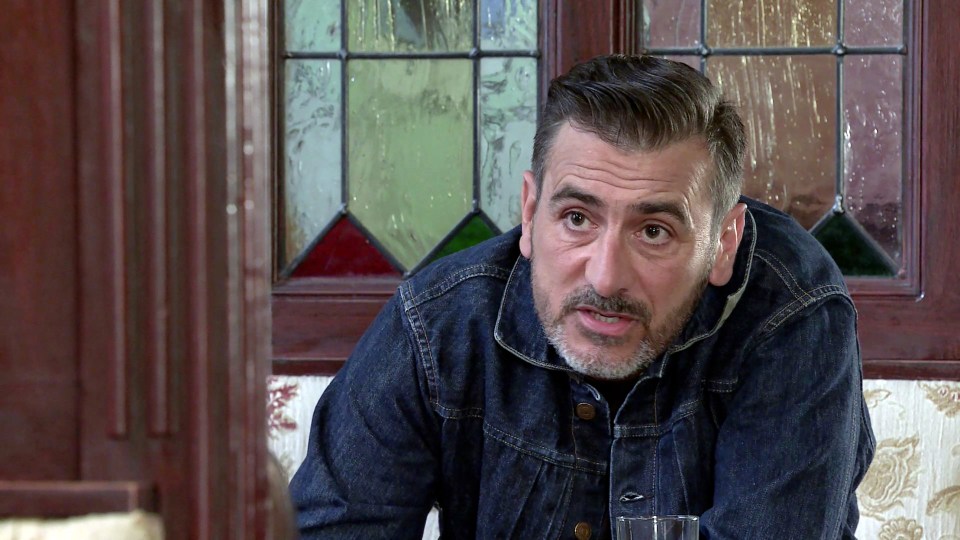 Chris Gascoyne as Peter Barlow