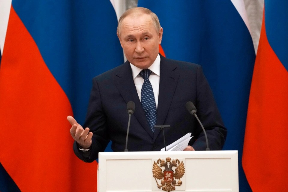 Vladimir Putin slapped down claims of a French breakthrough in the crisis