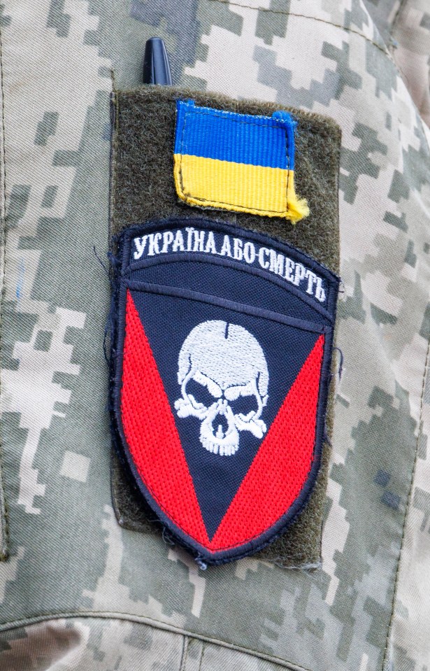 'Ukraine or Death' badge on soldiers uniform