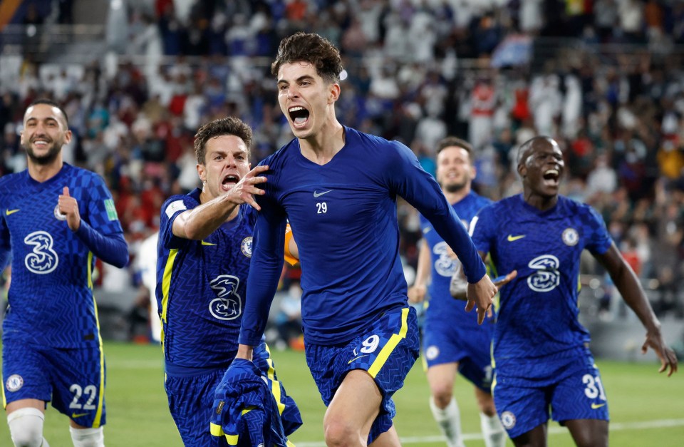 Azpilicueta was the first man to rush to Havertz and join in the celebrations