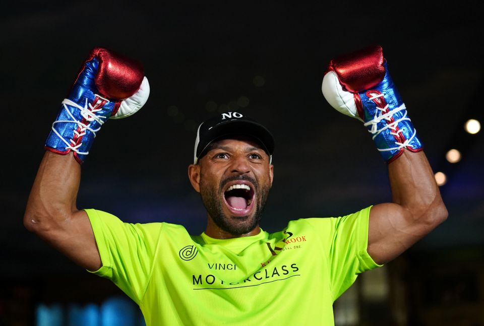 Kell Brook has weighed in at 148lbs for his clash with Amir Khan