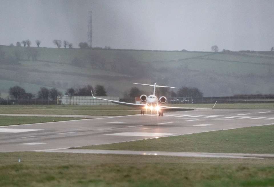 A flight lands in high winds at Bristol airport