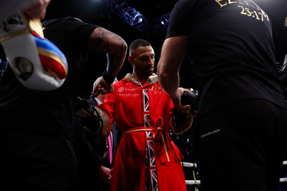 The fight was delayed after a dispute between the fighters over Brooks' gloves before the ringwalks