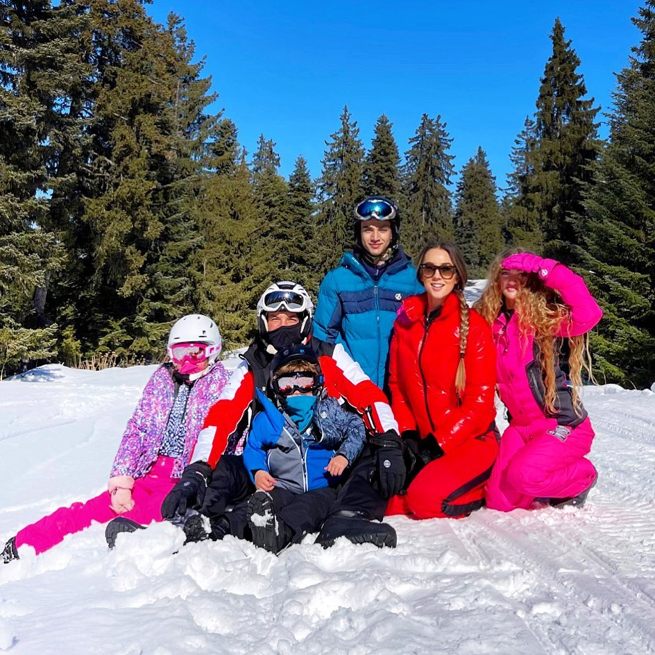 Peter Andre posted a picture with his family on holiday in Bulgaria