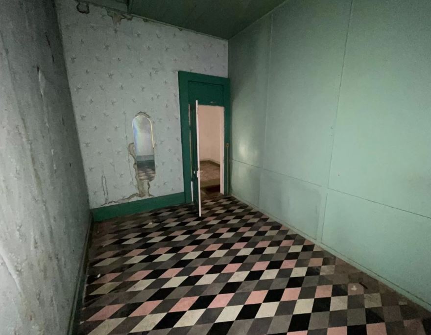 Mind-bending pictures of the interior are giving people nightmares