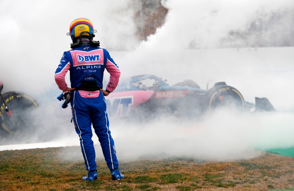 Alpine confirmed that Alonso had stopped the car ‘due to a loss of pressure’