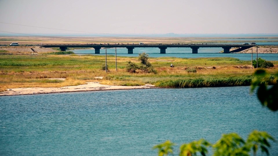 The Henichesk road bridge links Crimea to mainland Ukraine