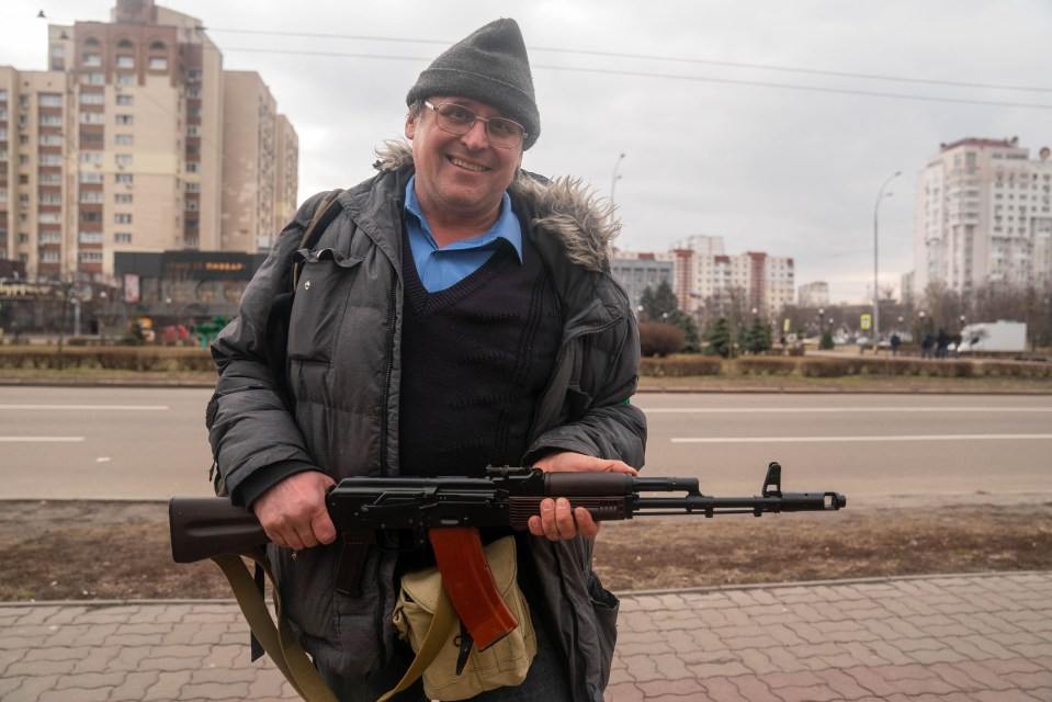 Some 10,000 assault rifles have been given to citizens in Kyiv