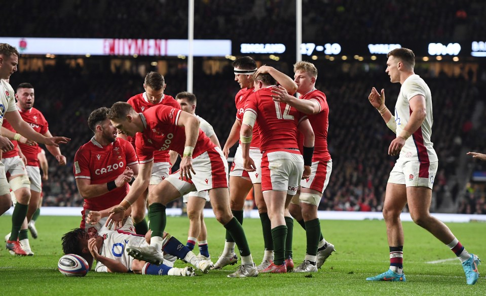 Tompkins also scored a try for Wales but it proved to be merely a consolation