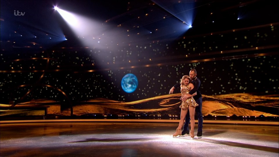 The pair skated to Jessie Ware's Alone