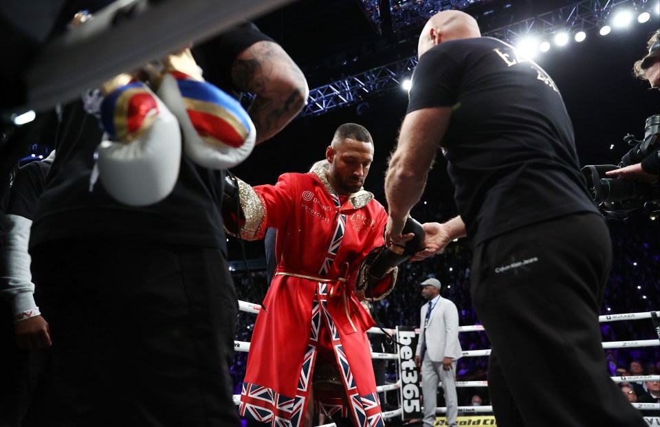 Kell Brook was forced to take off his Fly gloves