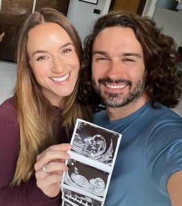  Joe Wicks and Rosie Jones share an ultrasound of their third child