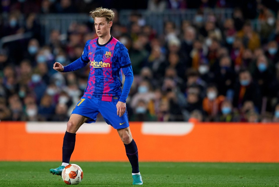 De Jong has ruled out a transfer to Bayern by revealing he wants Barca to offer him a new contract for another six years