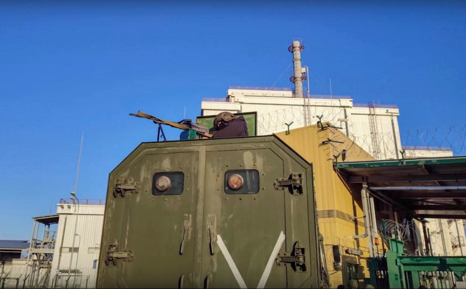 Russian troops in position at the former nuclear power plant