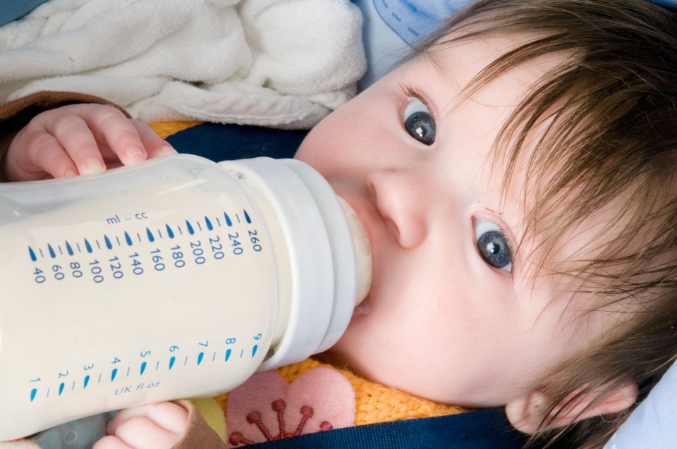 Babies bond to their mums regardless of how they are fed, a study claims