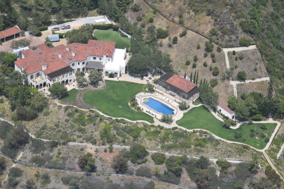 Robbie Williams recently sold his Beverly Hills property to Drake