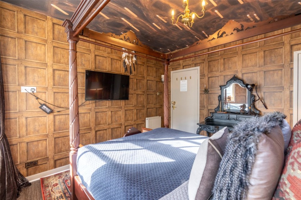 A two-bedroom flat on sale for £315,000 is a Harry Potter fan's dream