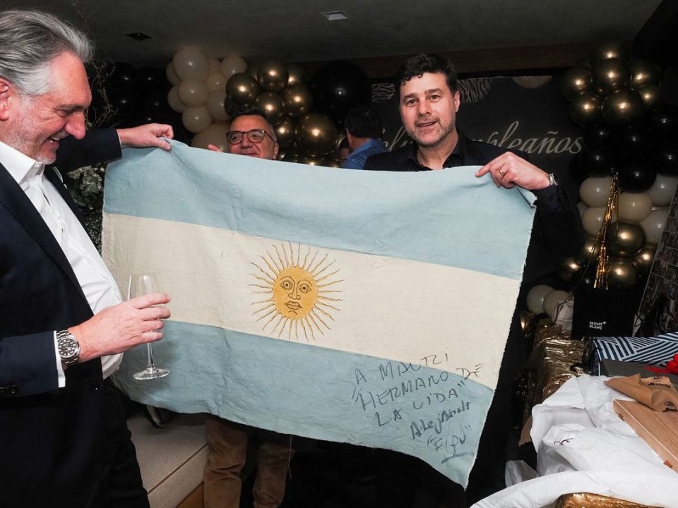 Poch was also presented with a signed Argentina flag