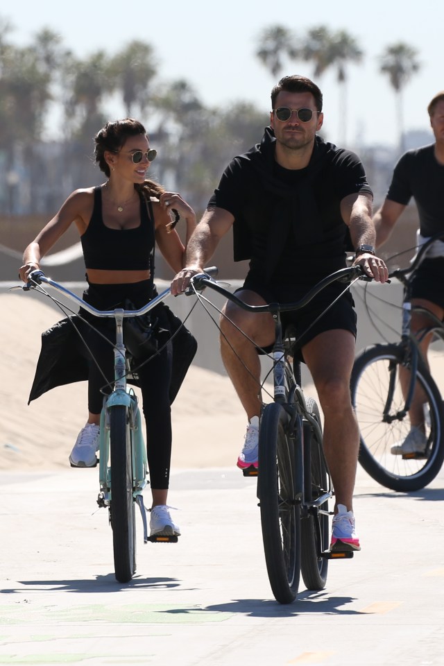 Michelle and Mark looked stylish in their matching outfits on Venice Beach