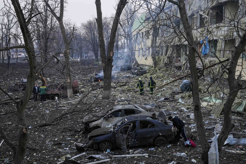 Russia destroyed a maternity hospital in Mariupol with an air strike