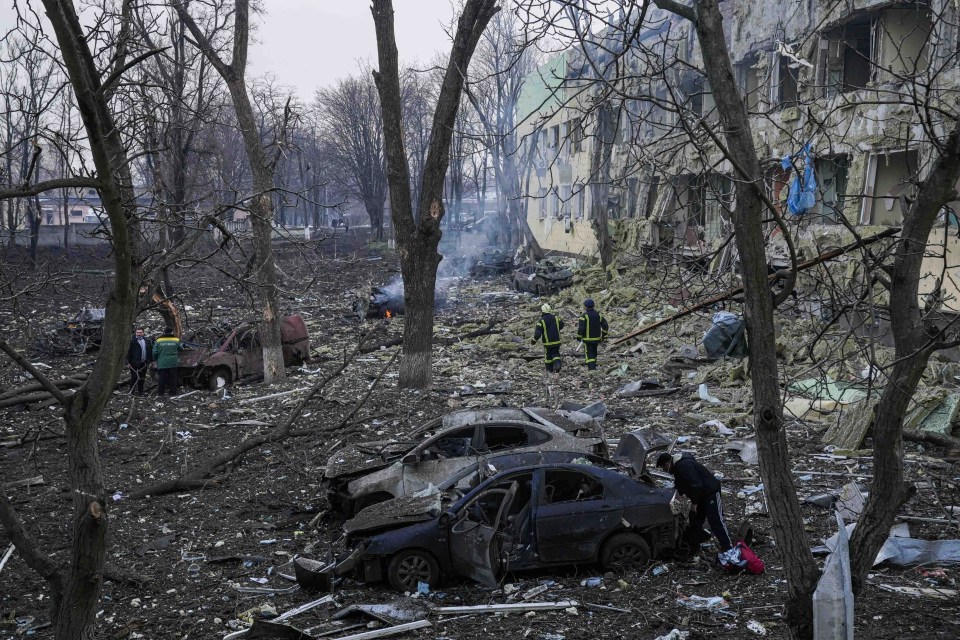 Mariupol is in ruins after a month of constant Russian bombardment