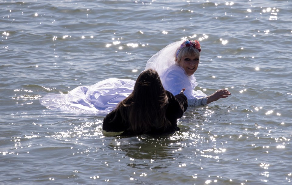 Stacey dives in to save her mum