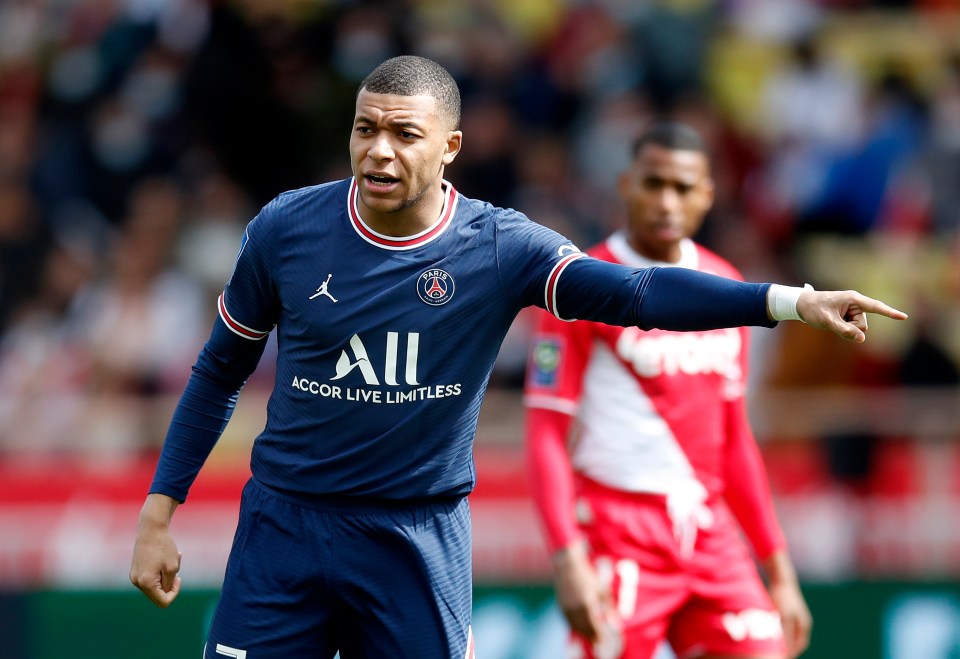 Kylian Mbappe could snub Real Madrid and sign a new deal at PSG