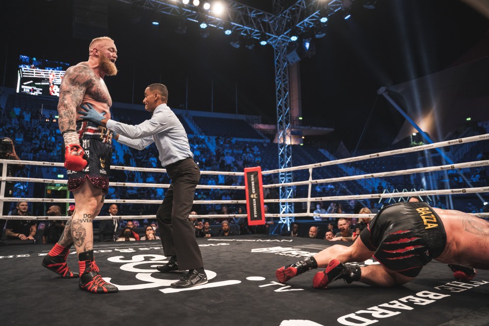 Hafthor Bjornsson beat Eddie Hall over six rounds