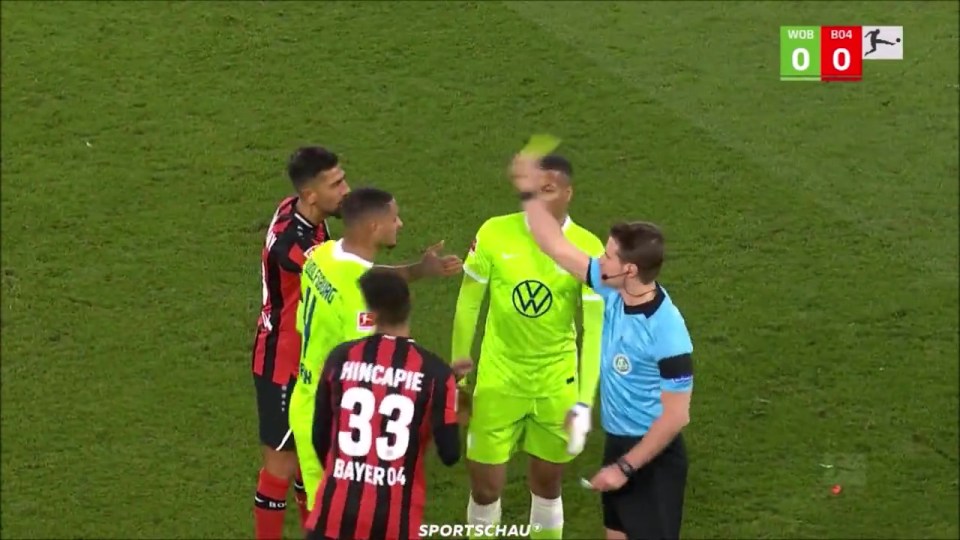 The ref booked four players straight after the incident in a matter of seconds