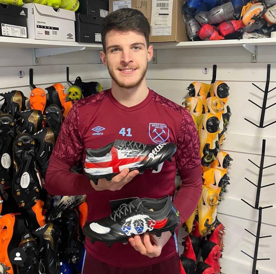 Declan Rice shows off a pair Dawson designed for him