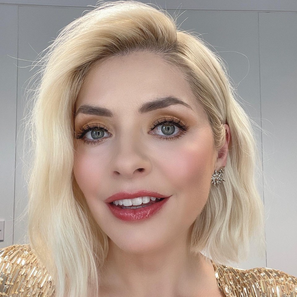 Holly shared a closeup of her flawless make-up