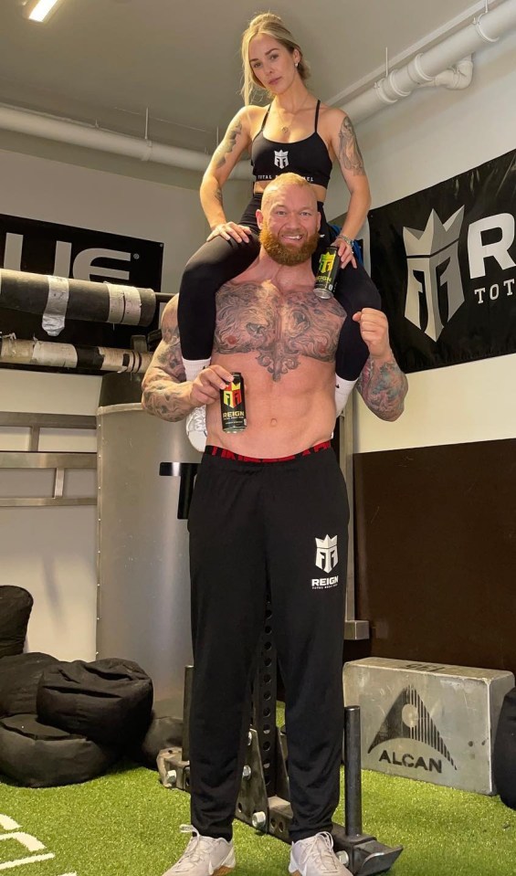 Bjornsson dwarfs 5ft2in Kelsey