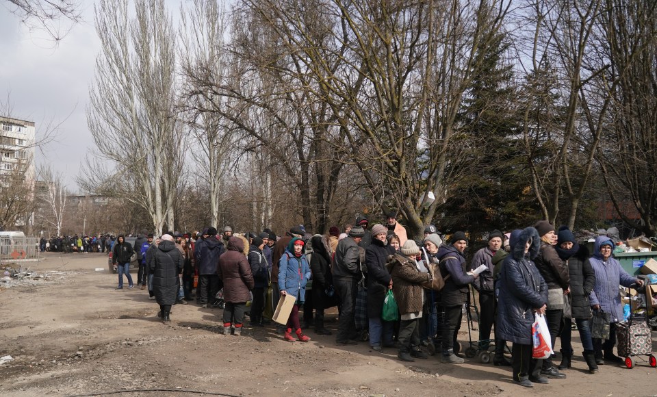 Desperate refugees flee a devastated Mariupol