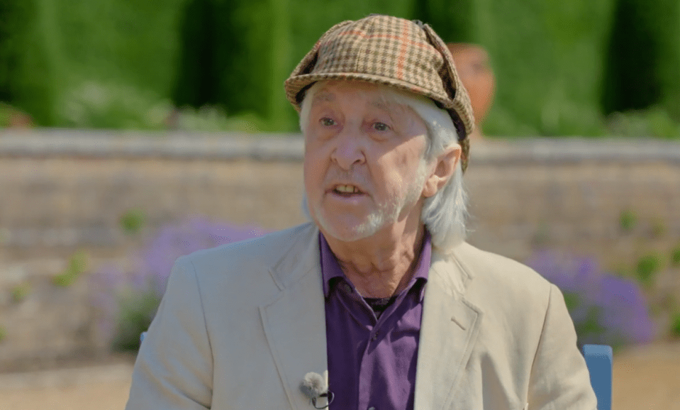 Antiques Roadshow paid tribute to a 'much missed' guest after Sunday's episode