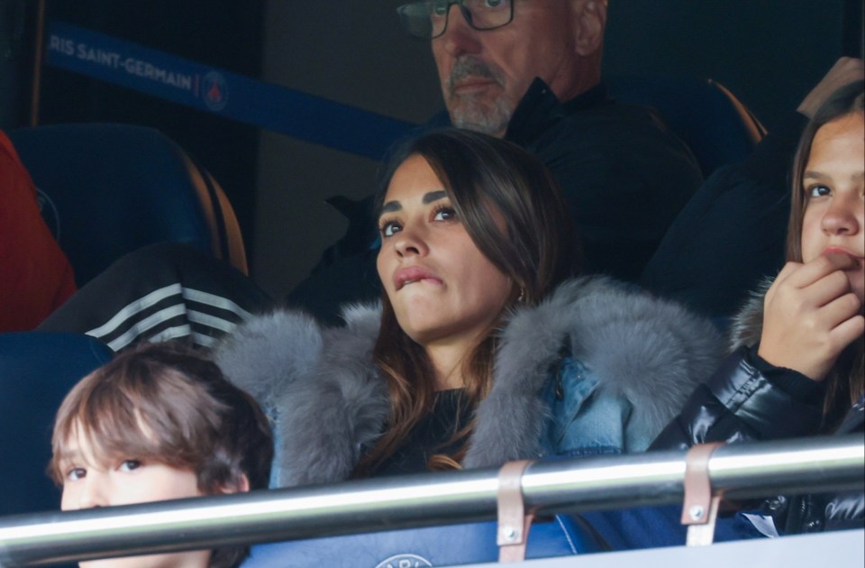 Antonela Roccuzzo looked closed to tears as PSG fans booed hubby Lionel Messi