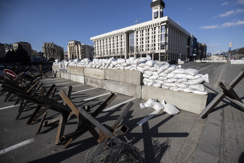 Checkpoints set up by volunteers in Kyiv