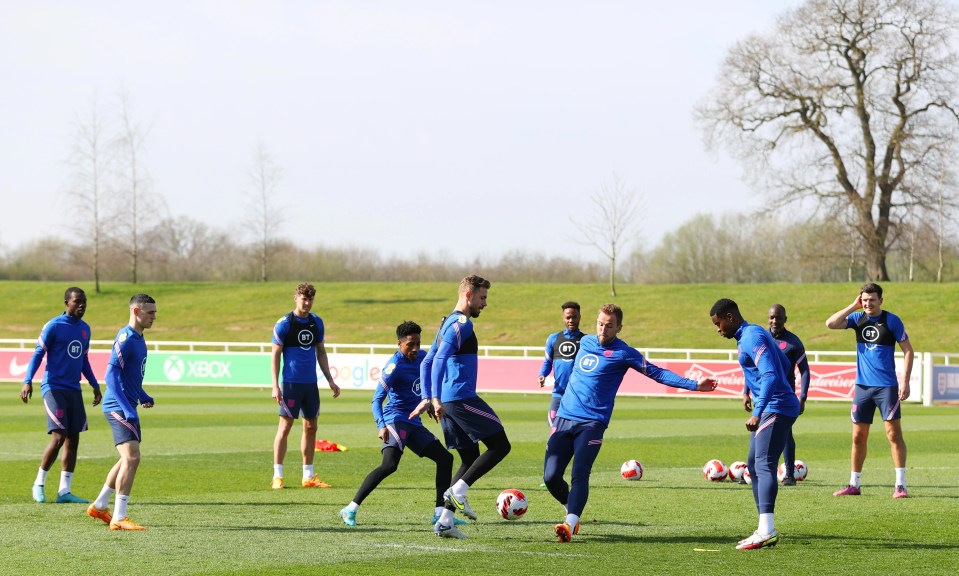 Harry Kane and Jordan Henderson take centre stage during England training