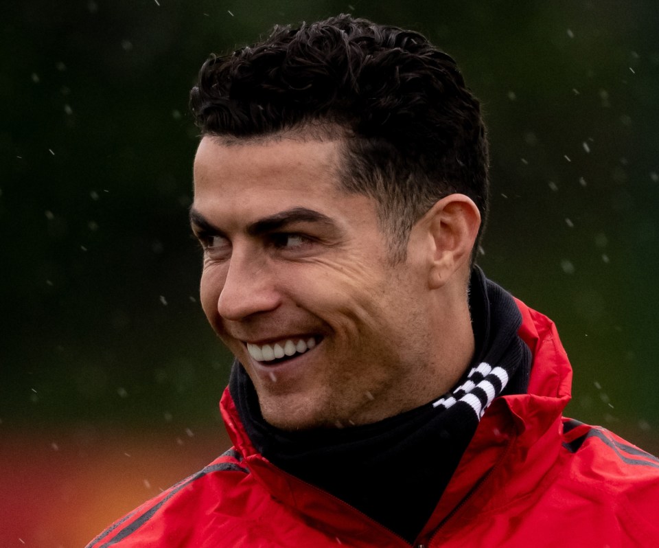 Man Utd will 'gladly sell' Cristiano Ronaldo to get rid of his massive wages