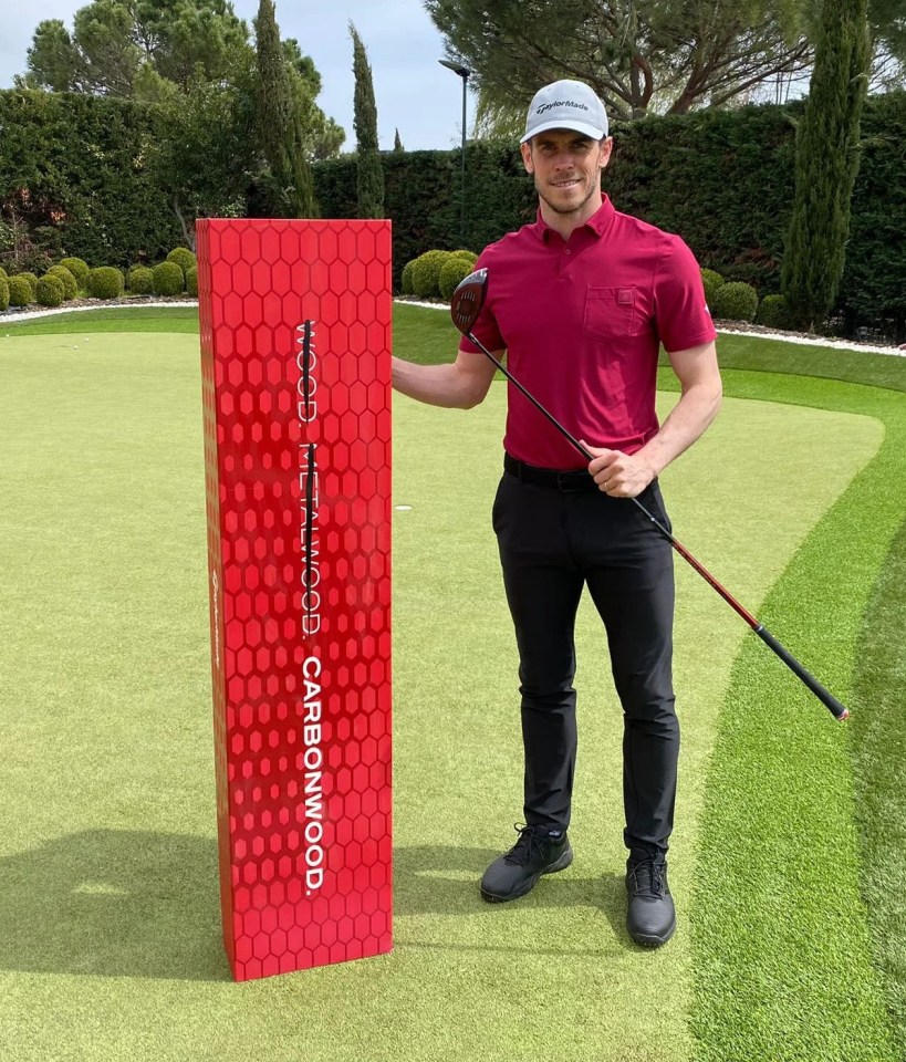 Gareth Bale is giving away a set of golf clubs on Twitter