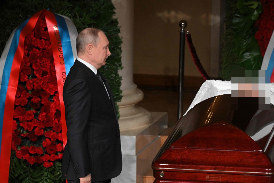 Putin paid his respects to Vladimir Zhirinovsky in the open casket funeral