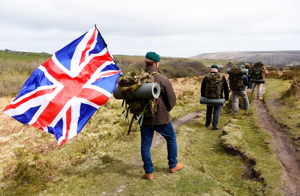 2022: Marines recreate the famous image from the Falklands 40 years on