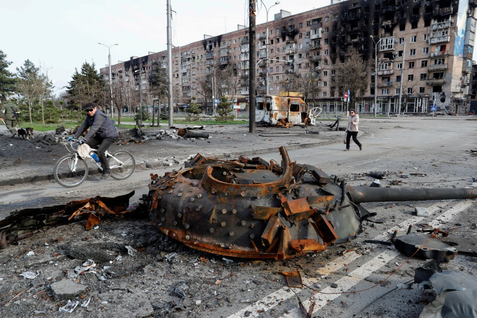 A destroyed tank’s turret in Mariupol